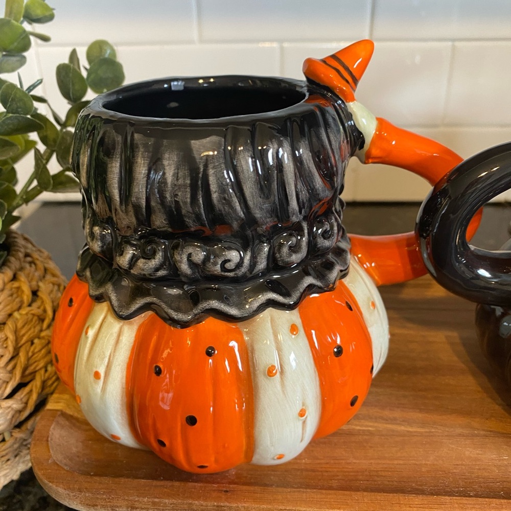 Johanna Parker Witch Mug Set - Picture 5 of 6